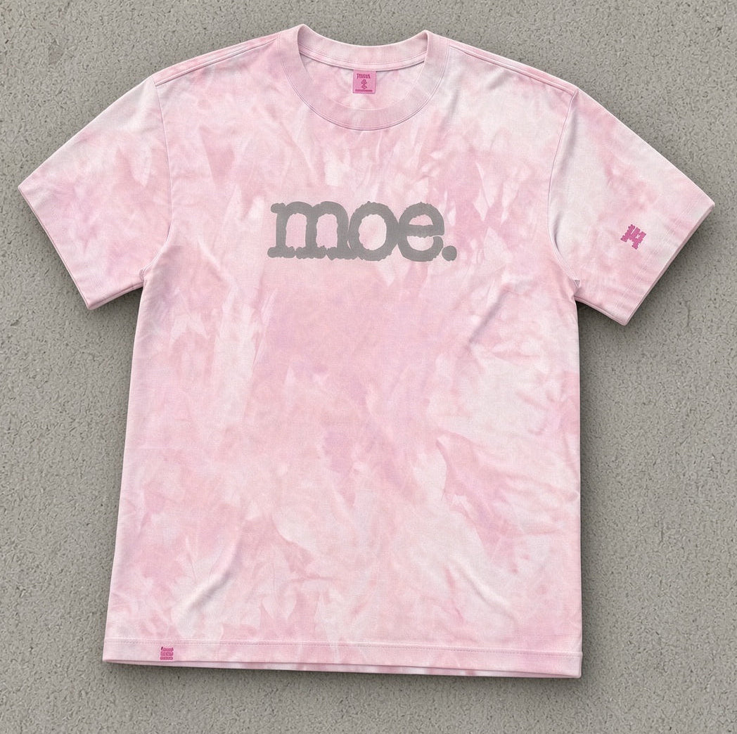 moe.